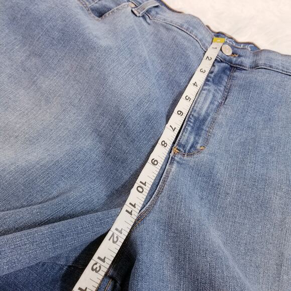 Gloria Vanderbilt Women Amanda Denim Short Skimmer Classic Rise - Picture 6 of 12